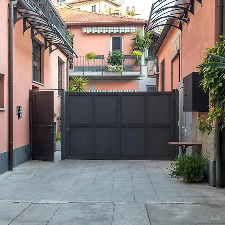 Duomo-porta Venezia Design Loft Giallo 2 *